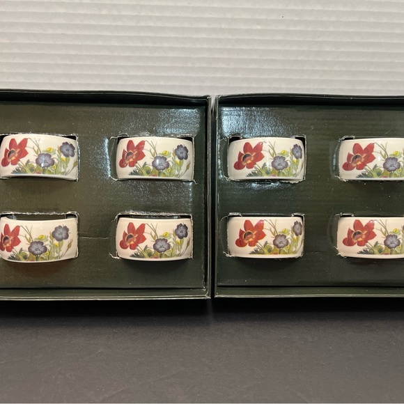 Vintage Napkin Holders 2 sets Of 4 ( For 8 Place Settings). "New" - Picture 1 of 9